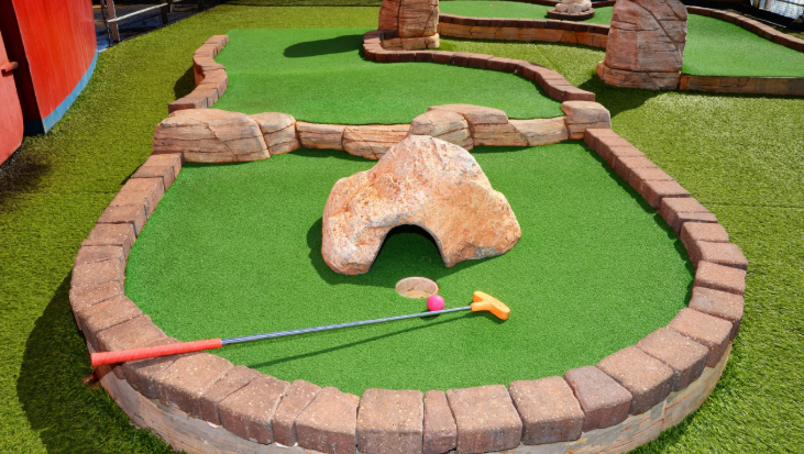 Miniature Golf Builders: How to Choose the Right Company for Your Project