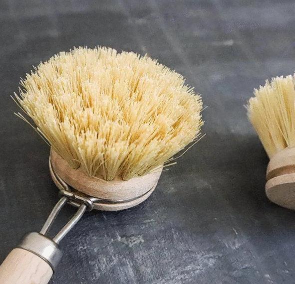 How Do You Choose the Right Kitchen Brush for Your Needs?