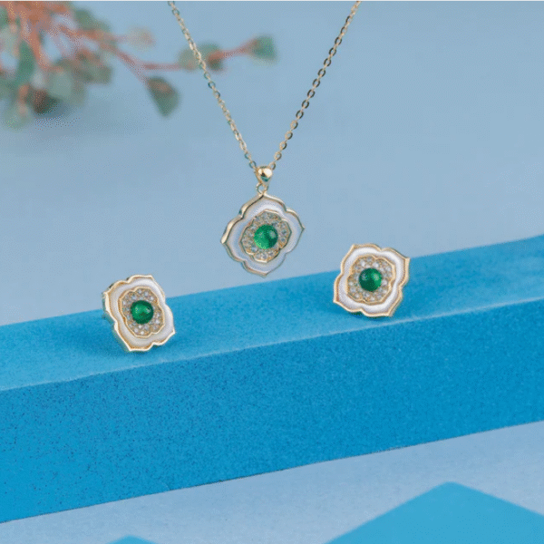 Styling Tips: Pairing Your Silver Necklace Set With Dresses