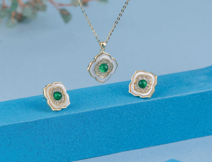 Styling Tips: Pairing Your Silver Necklace Set With Dresses, Sarees & Western Wear