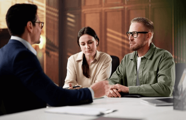 Steps a Divorce Lawyer Takes to Ensure a Smooth Case Resolution