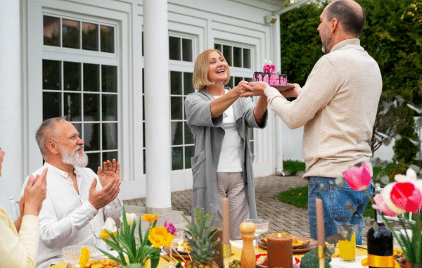 3 Lifestyle Benefits of Moving Into a Community Environment