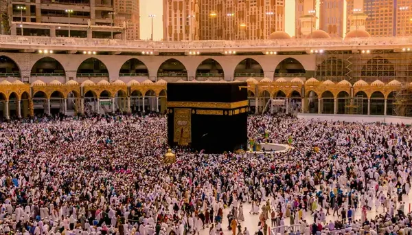 Sign up for a Versatile Dual-Destination Trip with Umrah and India Holidays