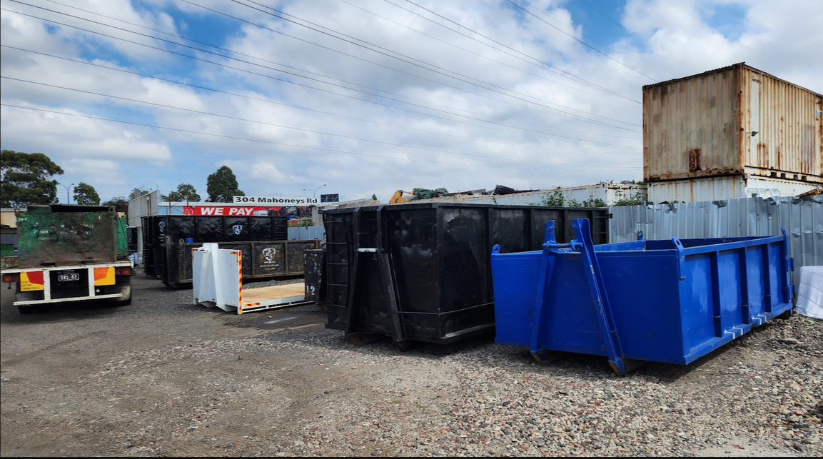Why One Large Scrap Metal Bin Often Works Worse Than Three Small Ones